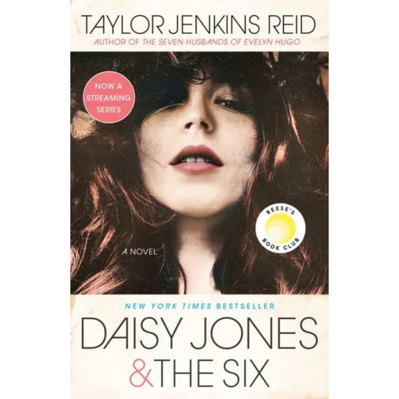 Daisy Jones & the Six Paperback